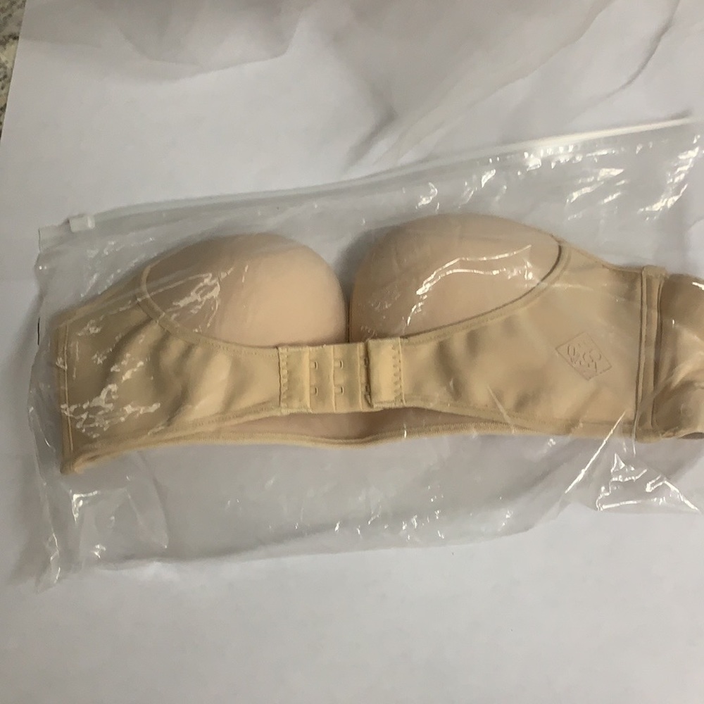 NIB Upwing Beige Front Buckle Strapless Adjustable Bra
